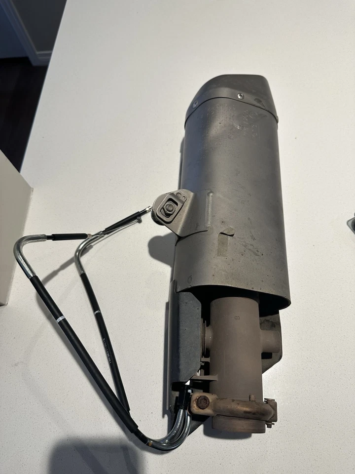 EXHAUST MUFFLER ORIGINAL OEM Yamaha YZF R6 2006-2007 (FZF-R6 2C0) 2006 YAMAHA - Изображение 4 из 4