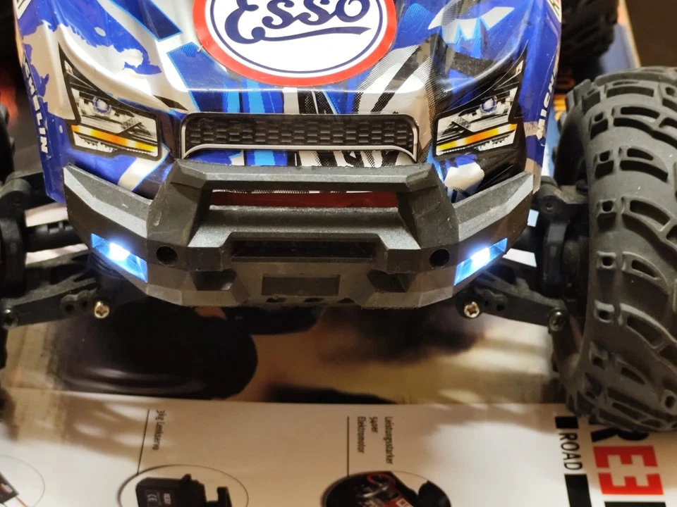 1:10 RTR 4x4 Monster Truck Reely Cyclone Brushed, Getunt und mit Beleuchtung - Bild 3 von 4