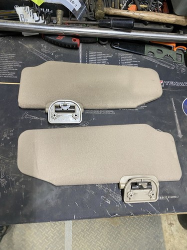 00-05 Ford Excursion Tan Secondary 2rd Rear Dual Sun Visors Pair Set Brown Oem - Foto 8 di 13