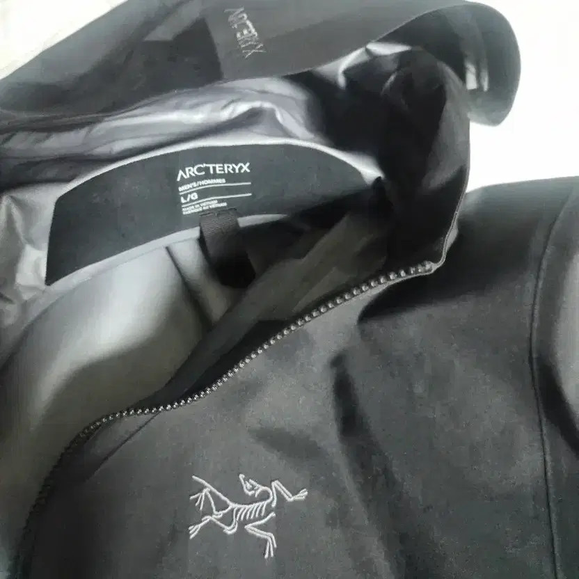 Arc'teryx Beta Jacket Black Size L Outdoor Gear thumbnail 3