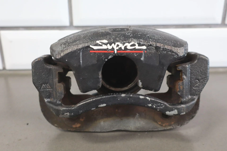 Par de pinzas de freno delanteras Toyota Supra MA70 1986-1990 (7MGE no turbo) Foto 2 de 4