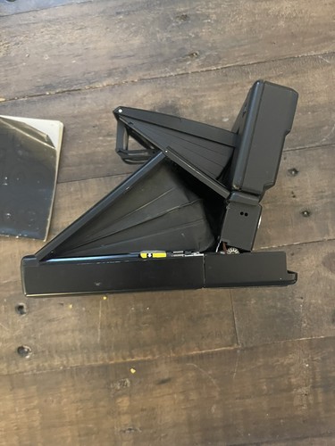 Polaroid SLR 680 Camera with Manual Working Condition - Picture 4 of 8