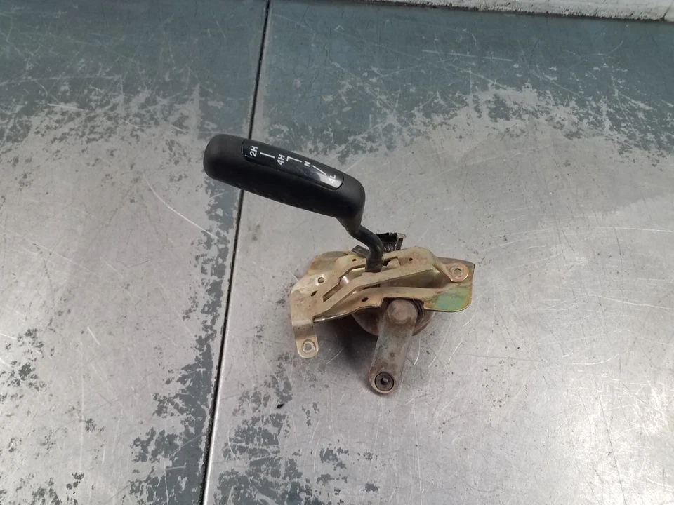 2006 Jeep Wrangler TJ Rubicon 4x4 Transfer Case Shifter #4801 M1 - Image 3 of 4