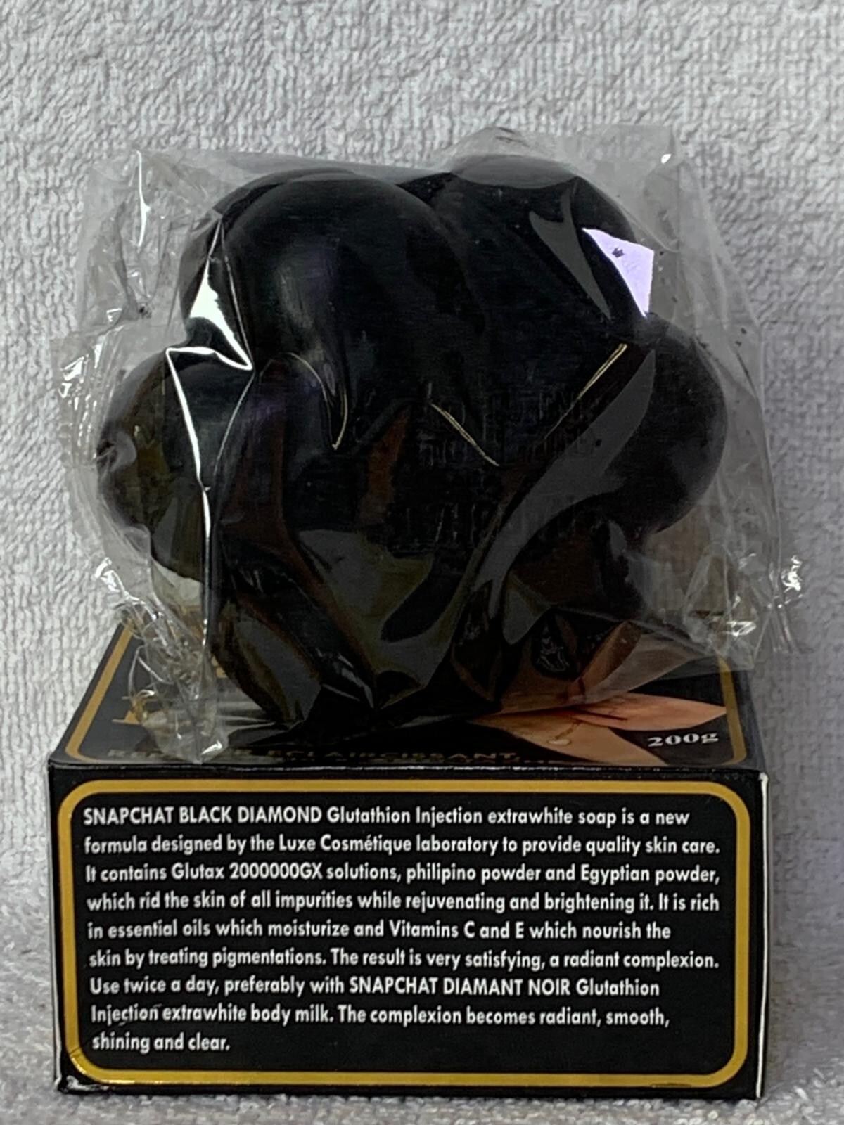 Teint terne et taches ? Savon super diamond noir ultra éclaircissant de 150g pour une peau unifiée