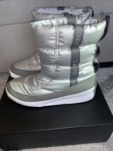 sorel boots impermeable