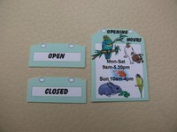 1/12th Dolls House - Pet Shop Open/closed Signs - Sg 1/12th Dolls House - Pet Shop Open/closed Signs - Sg