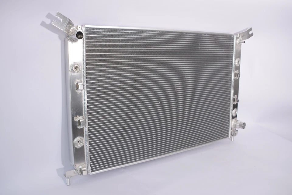 Cooling Radiator For 2011 2012-2019 Chevrolet Silverado 2500HD 3500HD 6.0L (AT) Foto 4 de 4