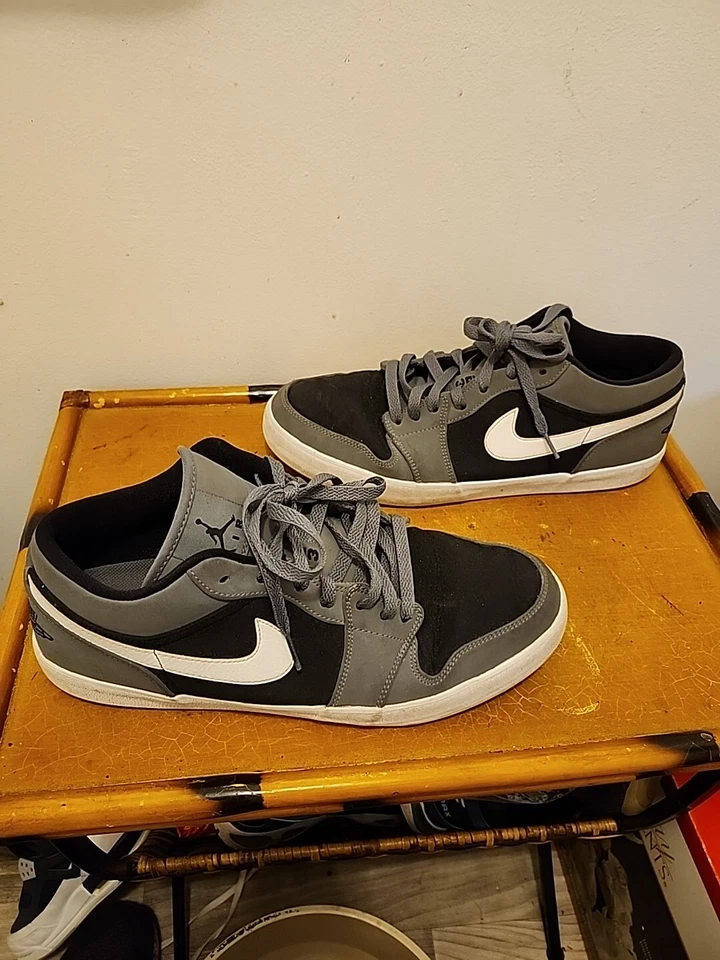 Talla 12 - Jordan V.2 Low Cool Grey Foto 2 de 4