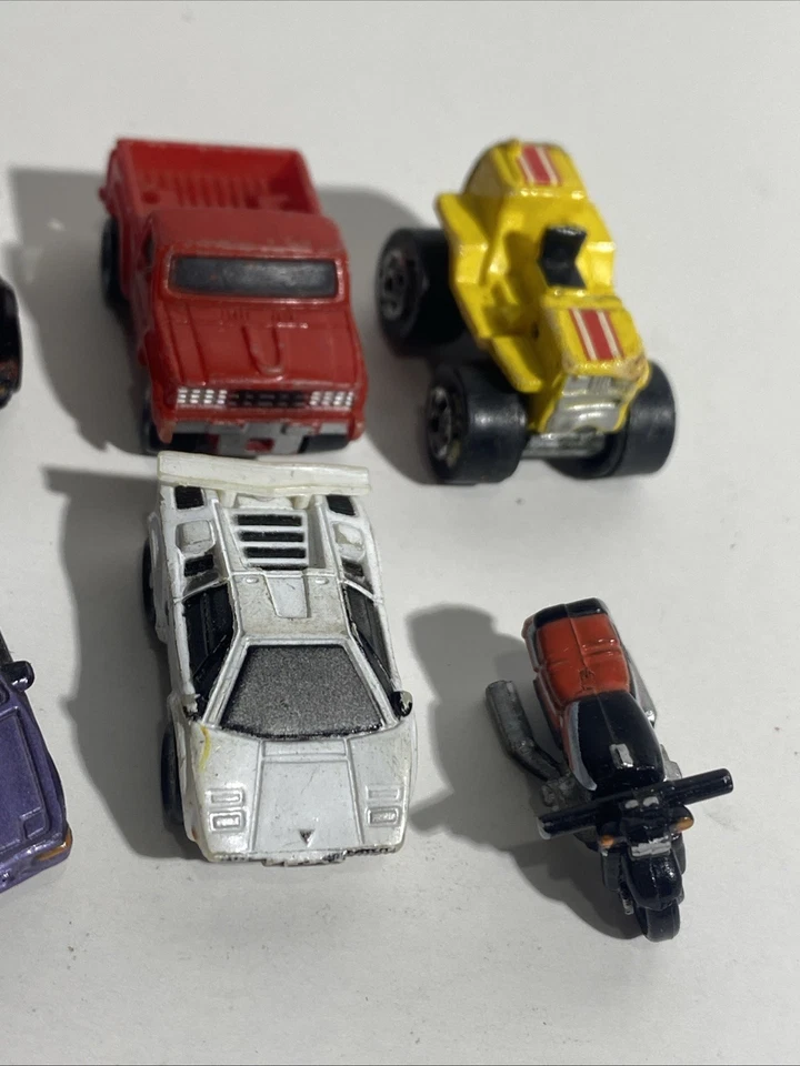 Лот товаров Vintage Micro Machines из 16 монстр-траков Lamborghini Countach 1980-е 90-е - Изображение 2 из 4
