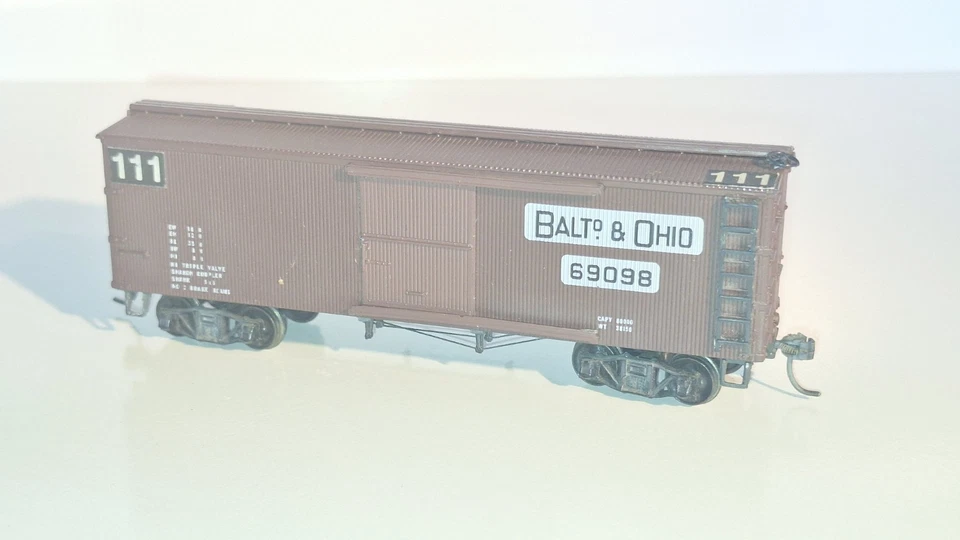 Roundhouse, 36' Boxcar, Baltimore & Ohio. Excellent cond. HO Scale. Metal wheels - Image 2 of 4