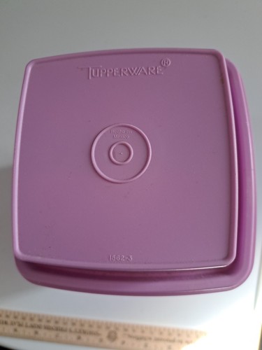 Tupperware Pick-A-Deli Pickle Keeper Large 8 Cup 3 Piece Lavender Purple - Picture 2 of 4