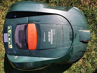 Automower 220 AC sin base de carga 2277h ¡Como nuevo!