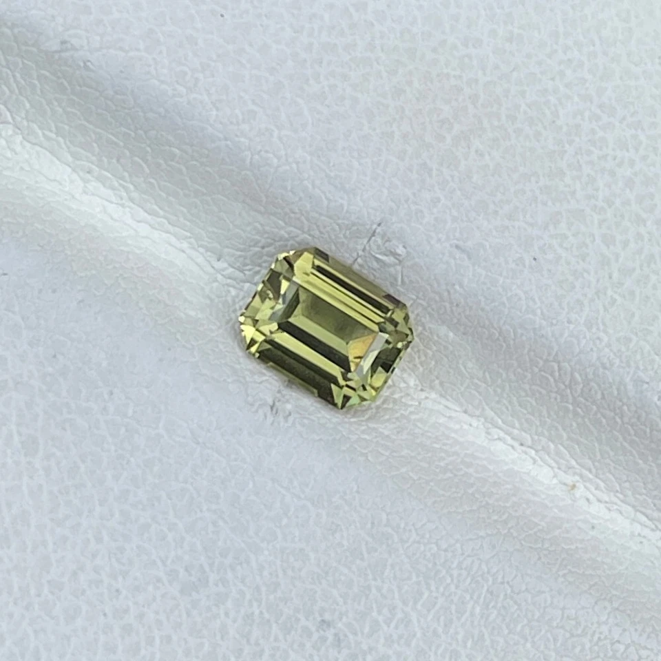 Натуральный неотапливаемый зеленовато-желтый хризоберилл 1,29 карата изумруд огранка россыпью драгоценный камень - Изображение 4 из 4