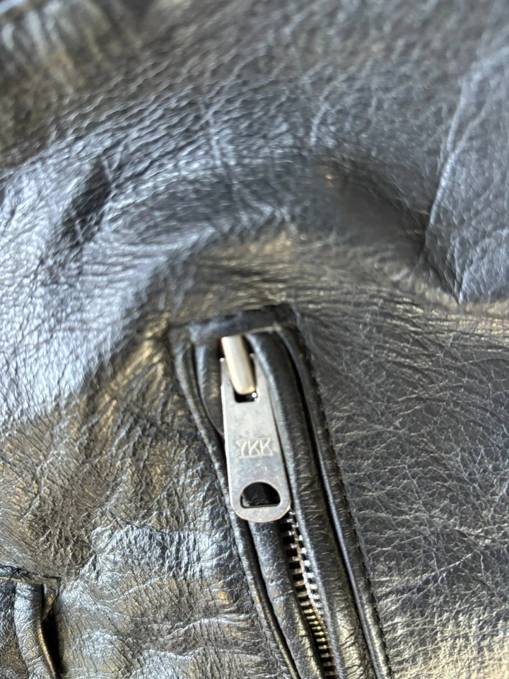 CHAQUETA DE CICLISMO RARA VINTAGE DE CUERO DORADO AÑOS 70 CUERO NEGRO TALLA 46 YKK Cremallera Foto 4 de 4