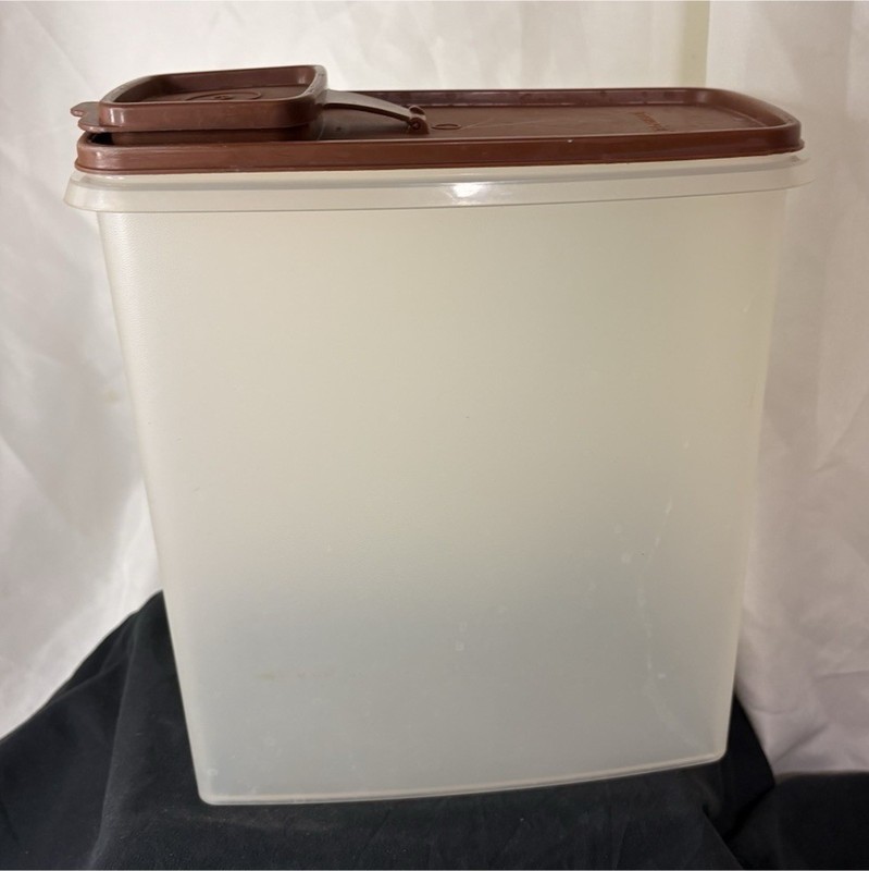Tupperware Brown Rectangle Plastic Food Storage Container 1588-8