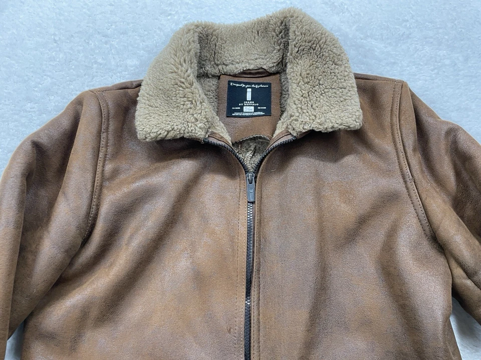 Jaqueta jeans masculina de couro sintético marrom Buffalo com forro de pele sintética tamanho P RN94468 - Imagem 2 de 4