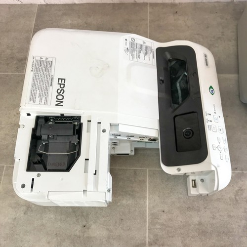 2 x Epson EB-685wi Ultra Short Throw Smart Projector 3600Ansi Lumens - For Parts - Picture 11 of 11