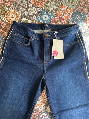 NWT BODEN Blue Denim Edinburgh Relax Fit Crop Ankle Jeans Size 8 - Picture 5 of 9