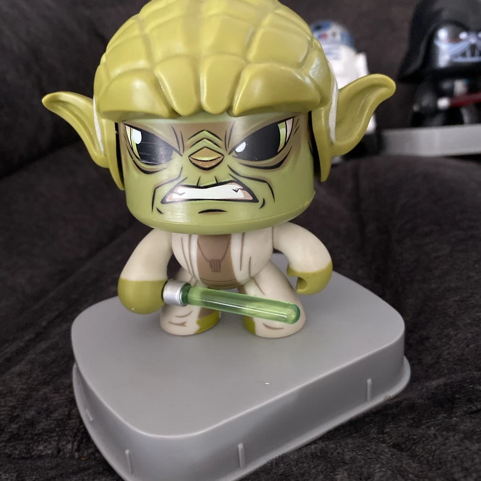 Star Wars Mighty Muggs Hasbro Yoda & Darth Vader & R2-D2 Lolly Candy Dispenser - image 4 of 4