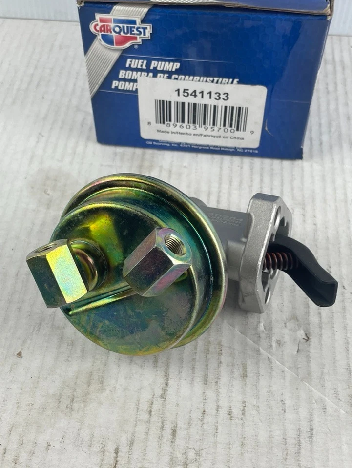 Bomba de combustible mecánica CARQUEST # 1541133 para Chevy vintage, Studebaker en tabla Foto 2 de 4