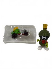 2016 Mattel Marvin The Martian Hot Wheels Diecast Car and Bonus Figurine