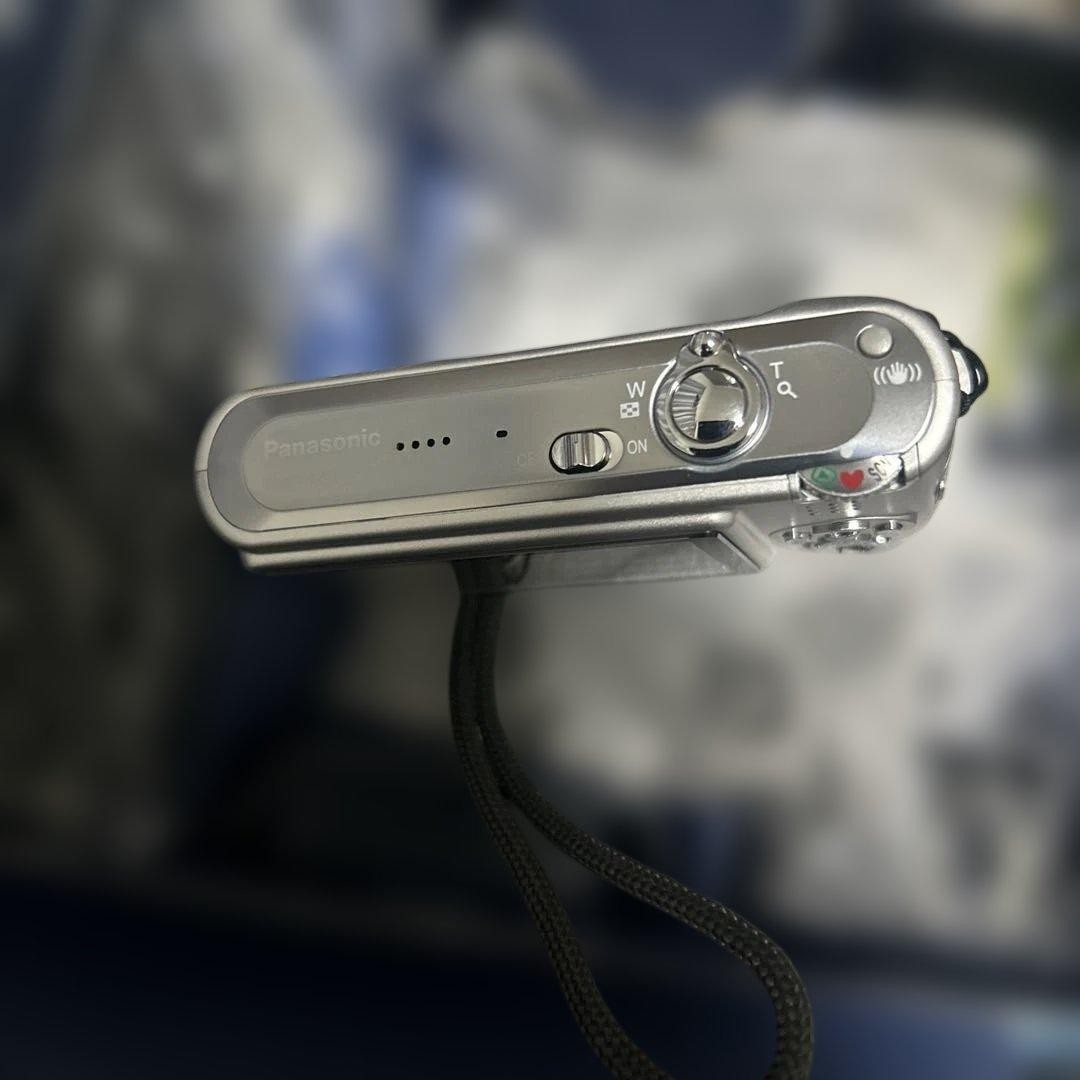 Panasonic LUMIX DMC-FS1-S Compact Digital Camera with LEICA Lens
