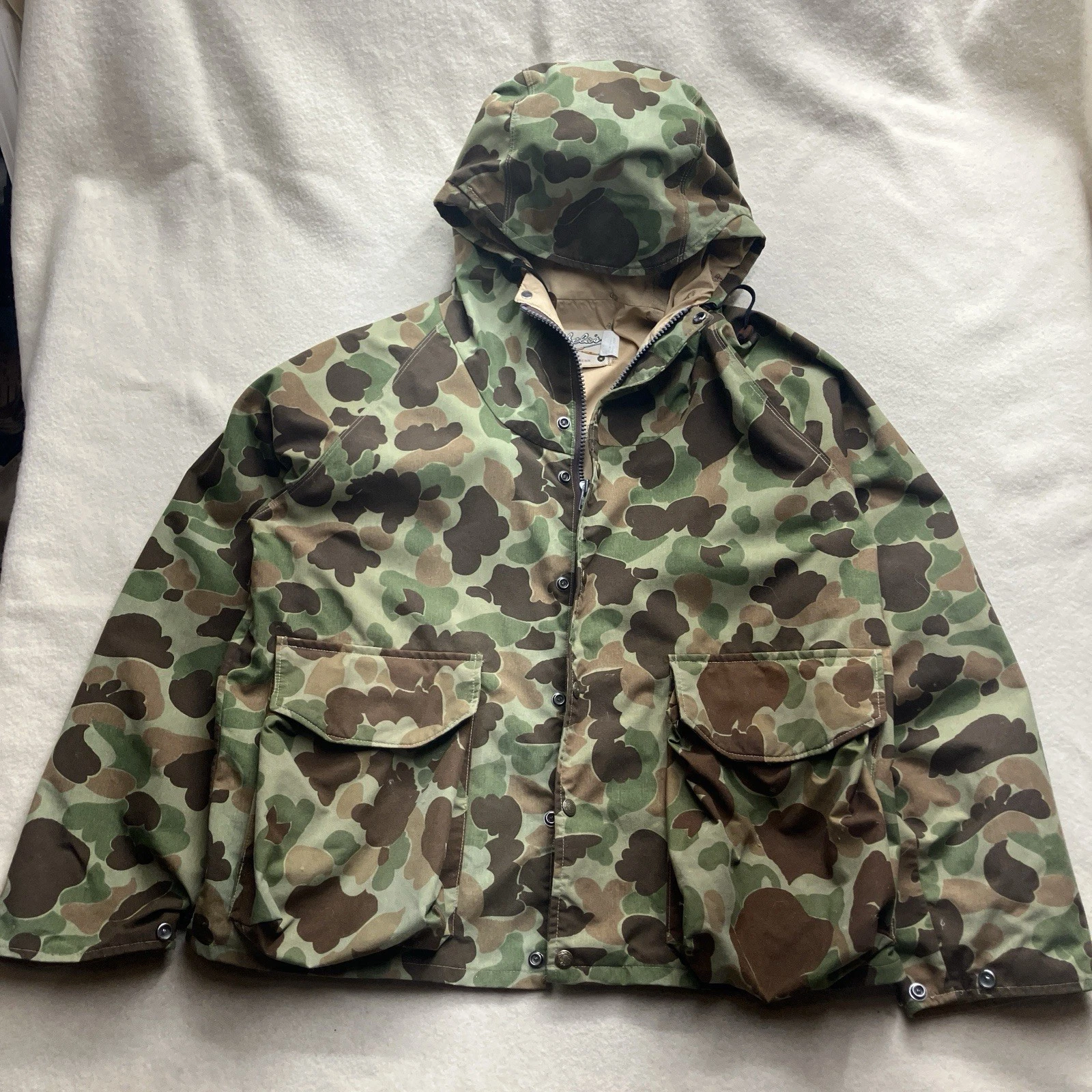 Vtg CABELAS Size XL USA GoreTex Frogskin Camo Insulated Hunting Wading Jacket
Opens in a new window