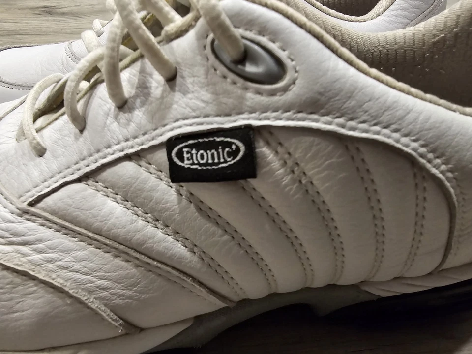 Vintage '01 Etonic Golf Shoes Mens 9.5 M White Leather Classic Comfort Spikes - Image 3 of 4