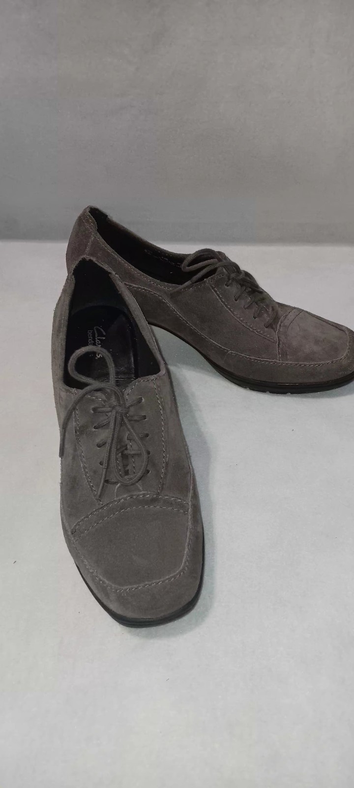 Clarks Bendables lace-up Heeled Pumps Womens Size 8 1/2 Wide gray suede