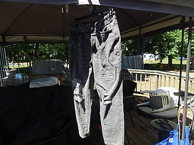 Old Navy Jeans Woman's 8 Petite Black 30W25L High Rise, Button Fly, Distressed