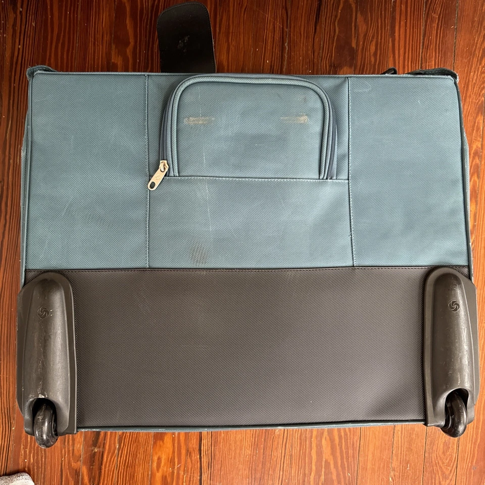 Samsonite Garment Bi-Fold SuitCase Wheeled Bag Rolling Travel Luggage Aqua Green - Image 3 of 4