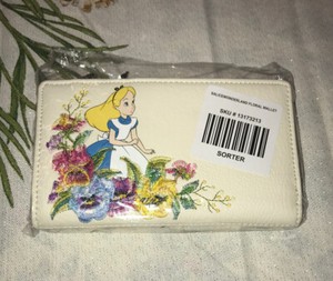loungefly alice wallet