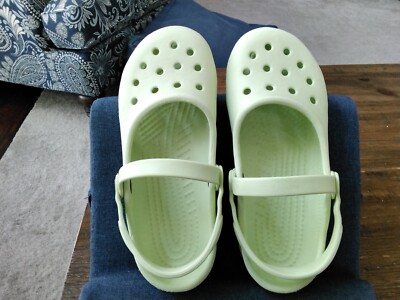 Crocs Karin Clog Mary Jane Girls 2/Women's Celery Green