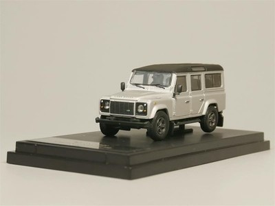 1:64 Fertigprodukt für Master für Defender für 110 hellgrau LKW fertig gebaut
