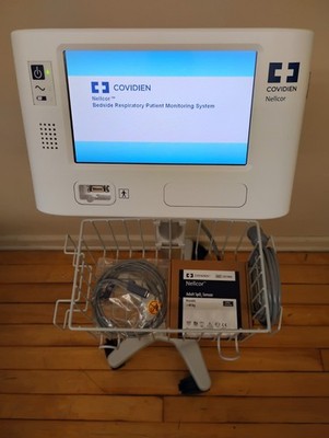 Covidien Nellcor PM100N Portable Patient Monitor with cart   New Sensor
