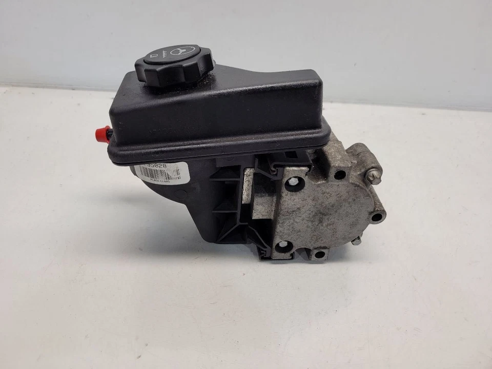 Bomba de dirección asistida Cadillac Deville 2000-05 (4,6 años)  Foto 4 de 4