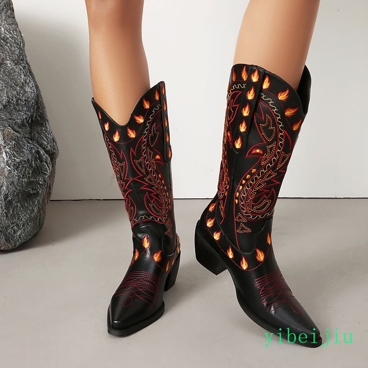 靴 Fire Embroidered Western Cowboy Boots Women's Fire Embroidery Knee High Western Cowboy Boots Cuban Heel