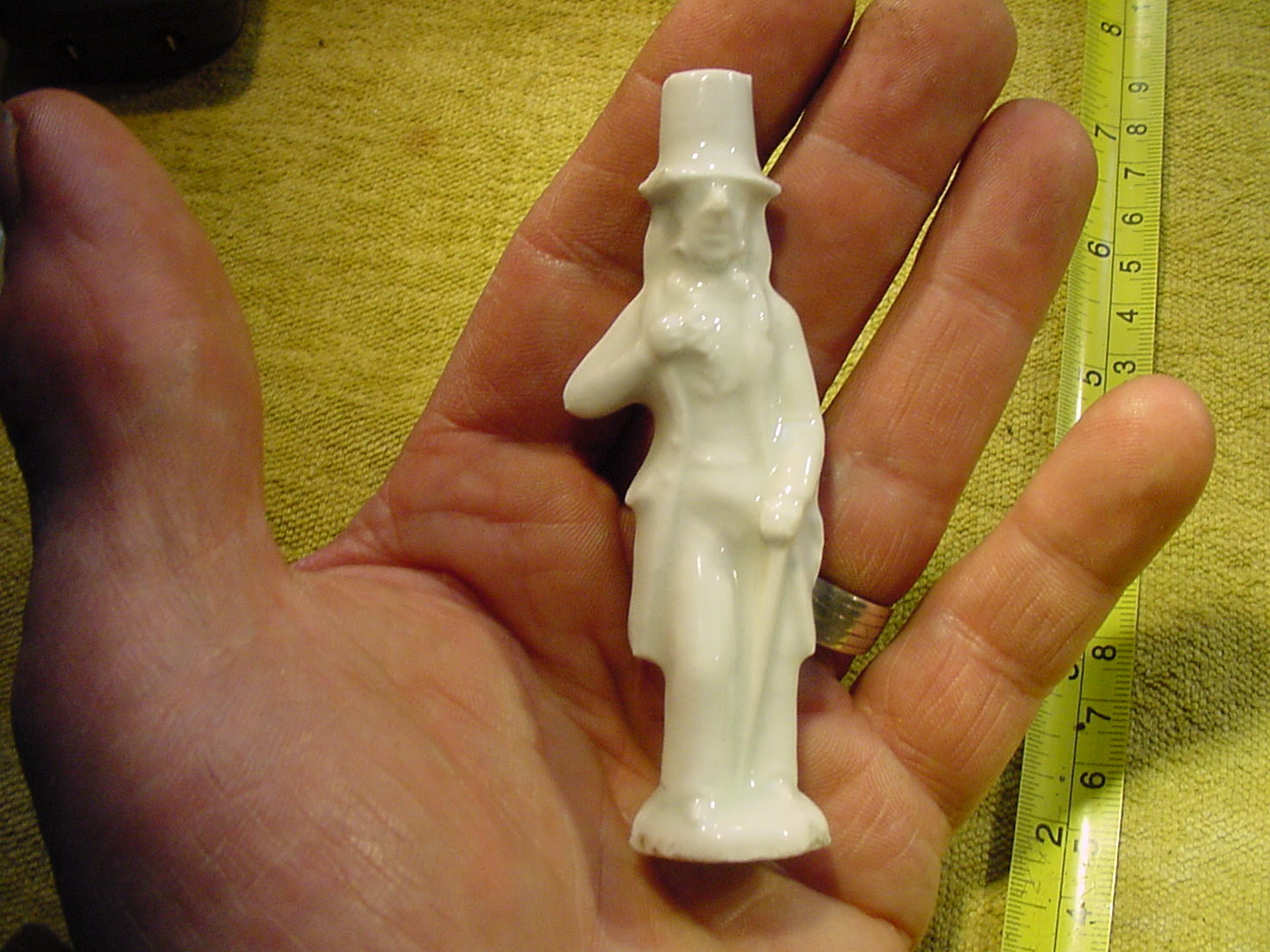 Excavated victorian whistle , flute figurine age 1860 Kister Scheibe Art. 2242 Excavated victorian whistle , flute figurine age 1860 Kister Scheibe Art. 2242