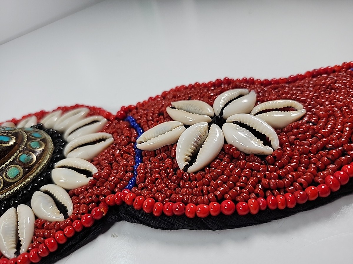 VTG BOHO Cowrie Shell & Red & Blue Beaded Belt W/ Center  display picture 1