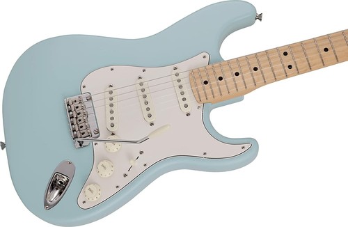 Fender 24 inch Scale Made in Japan Junior Collection Stratocaster Daphne Blue - Picture 4 of 5