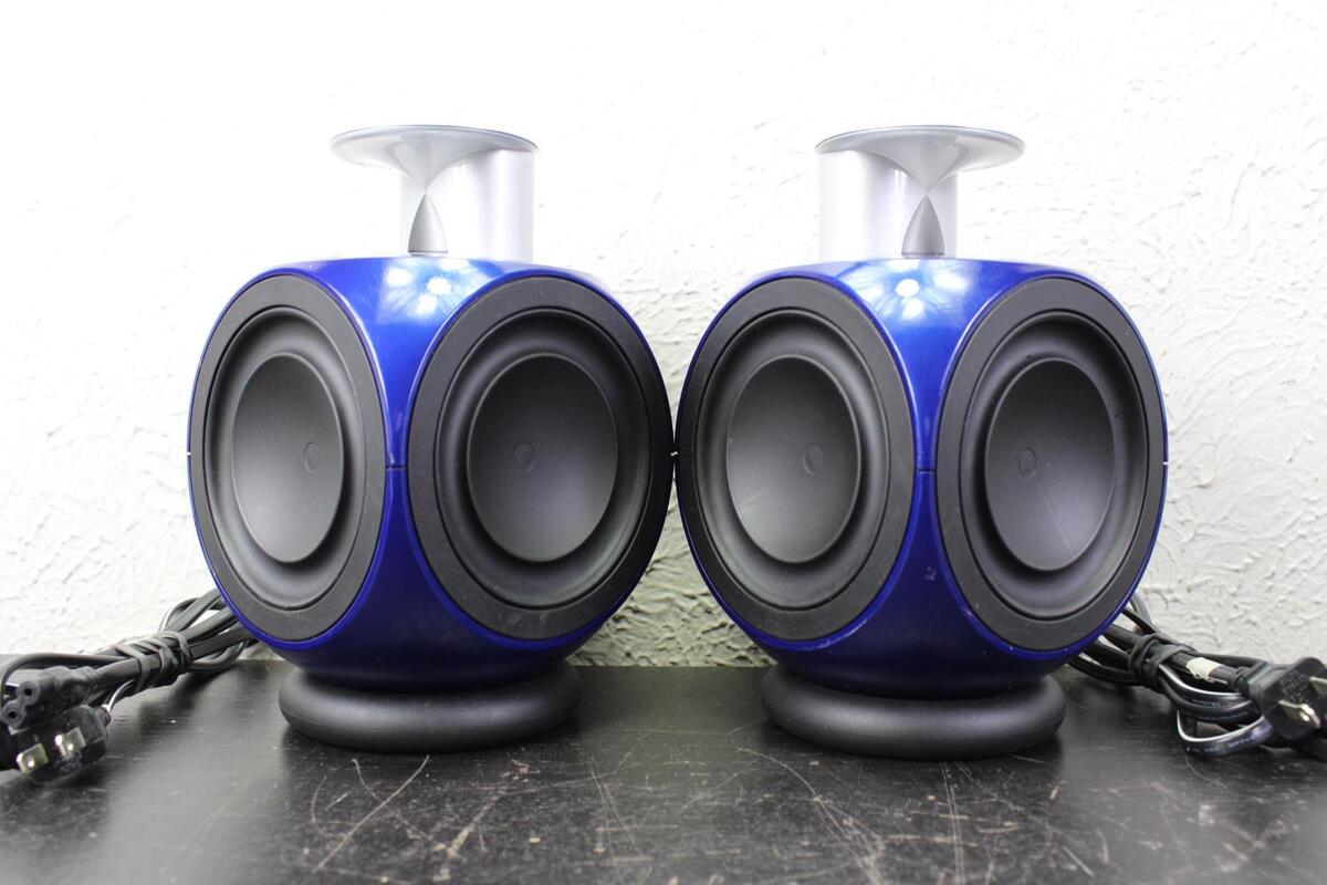 Bang & Olufsen BeoLab 3 Bookshelf Speakers | Blue | Wired Bang & Olufsen BeoLab 3 Bookshelf Speakers | Blue | Wired