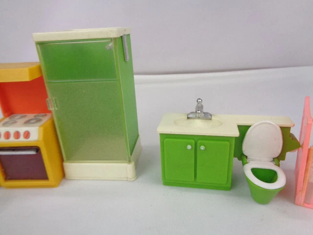 Muebles vintage para casa de muñecas Fisher Price Mid-Century - baño de aguacate - cocina dorada Foto 3 de 4
