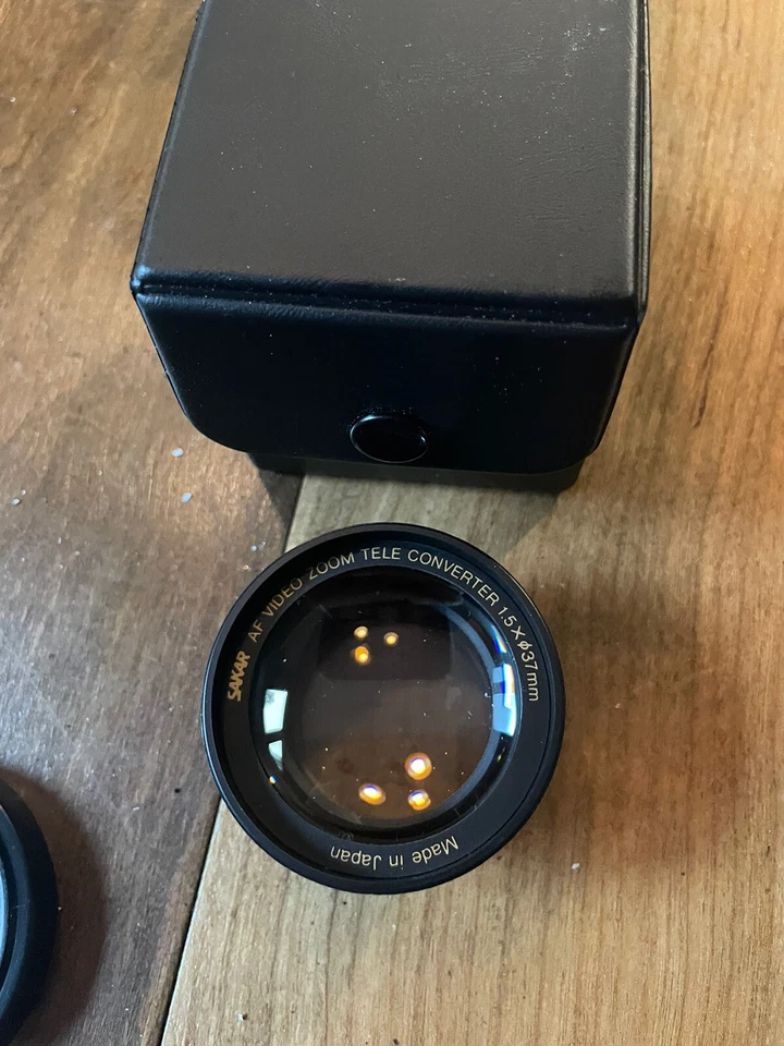 Sakar AF Video Zoom Tele Converter 1.5 x 37mm Len with case and cover - Image 2 of 4