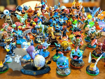 CHOOSE: SKYLANDERS * Activision Figurines * 2 to 5.5'' * Combine Shipping!