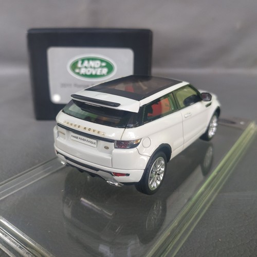 CENTURY 1:43 Range Rover Evoque White - Picture 4 of 7
