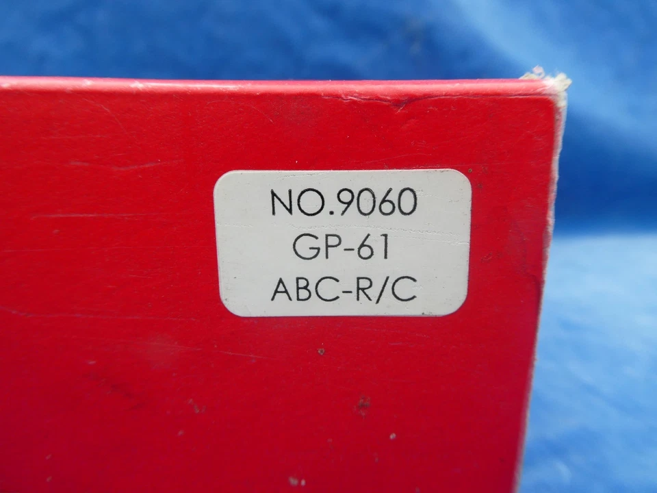 TOP ++ THUNDER TIGER - MOTEUR THERMIQUE Thermal engine GP-61 N° 9060 - 10,58 cm3 - Photo 2/4