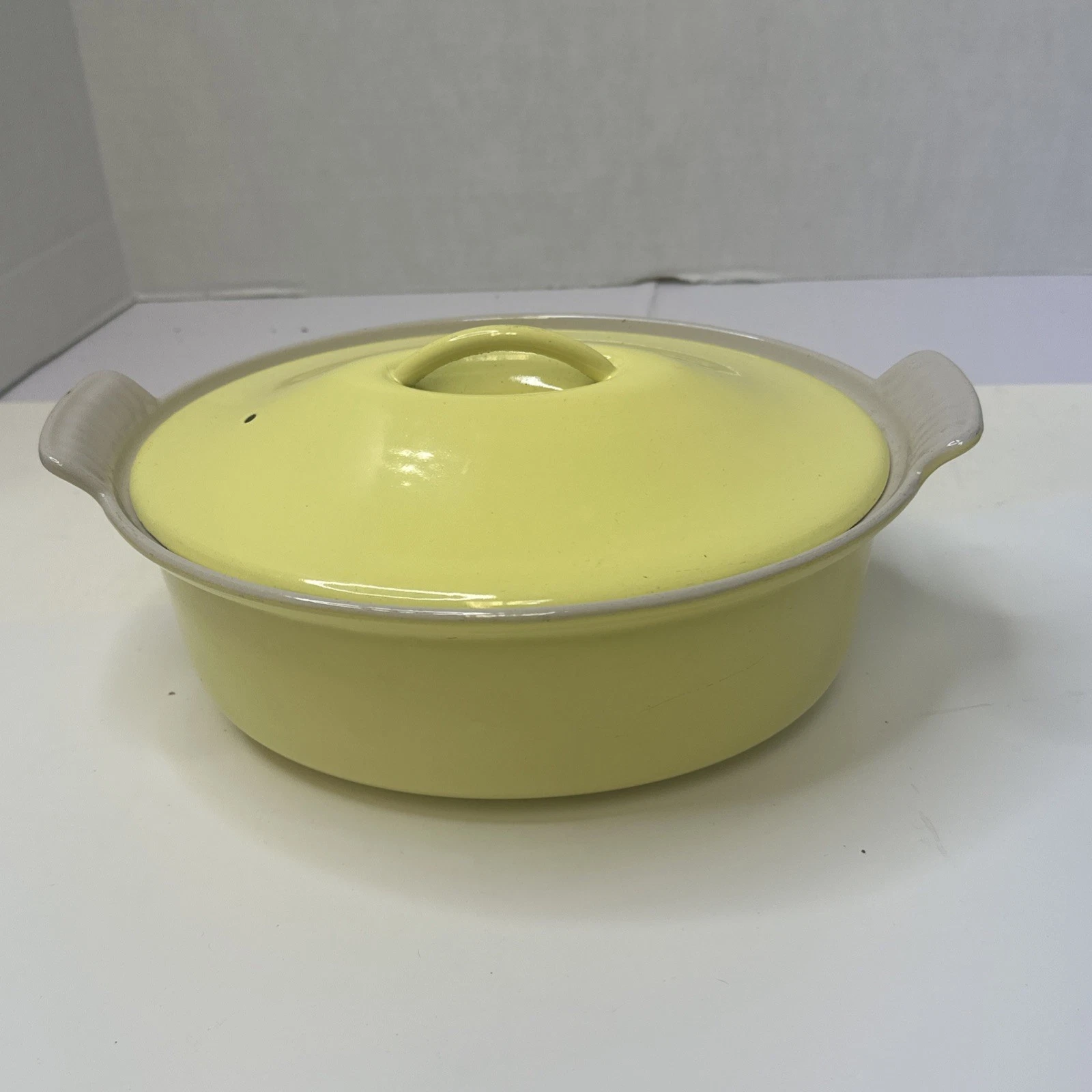 Vintage Le Creuset Oval Yellow Enameled Dutch Oven 26 With Lid