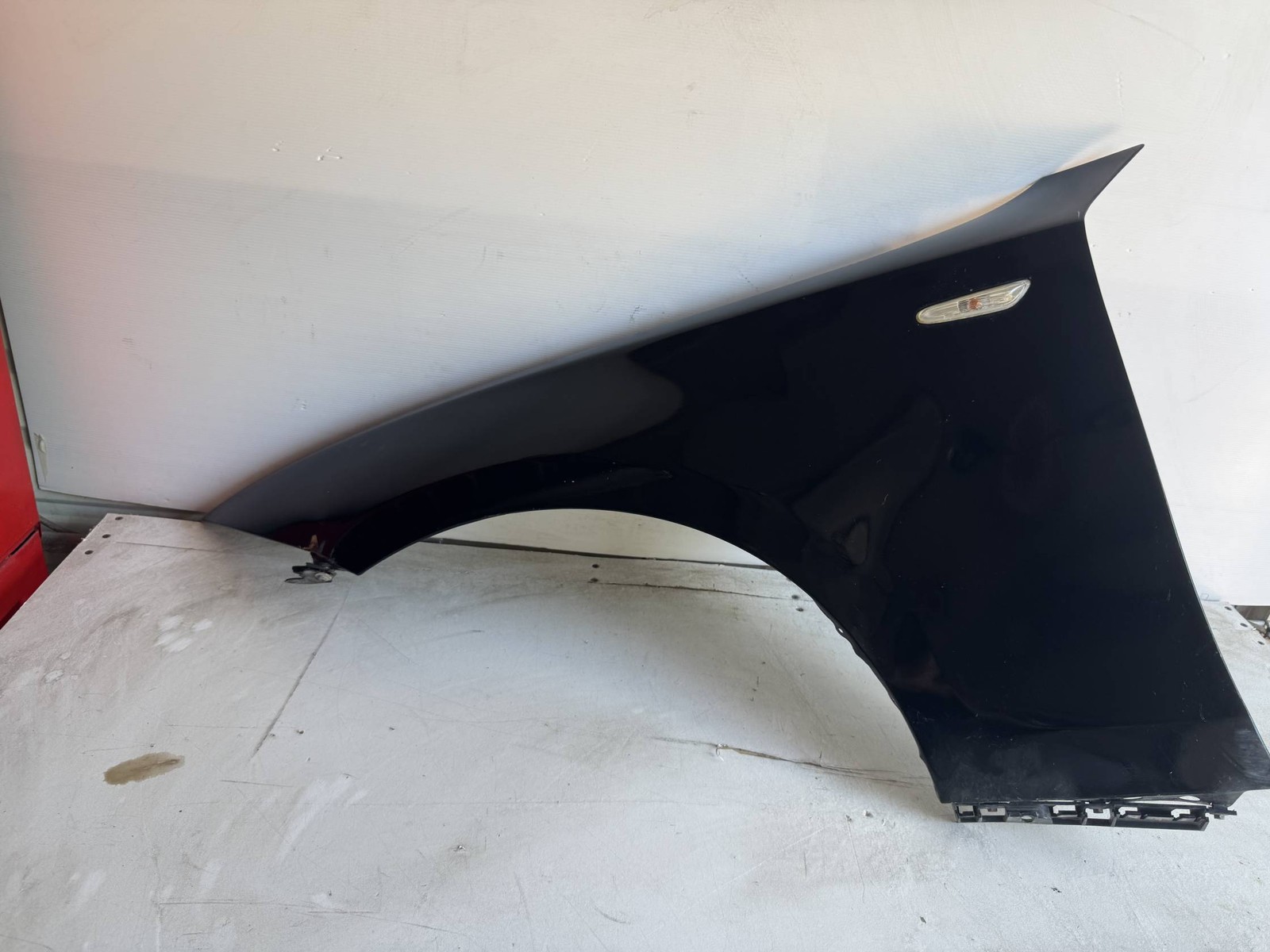 PARAFANGO ANTERIORE SINISTRO BMW SERIE1 E 81/87 41357133227 BMW Serie 1 (E81/E87