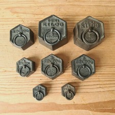 C6101 Pakiet 8 starych ciężarek z pierścieniem do wagi 6-kątnej | Francja Kupiec