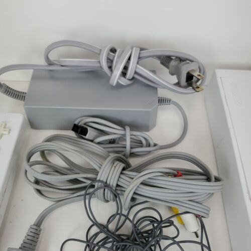 Nintendo Wii Console Bundle RVL-001 W/ Controllers + Resident Evil Working - Picture 6 of 13